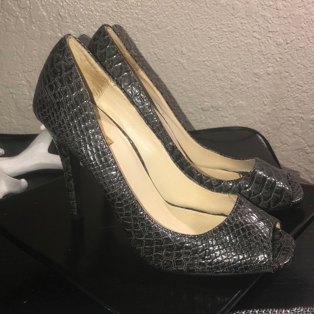 Michael Antonio snake skin peep pump classic heels